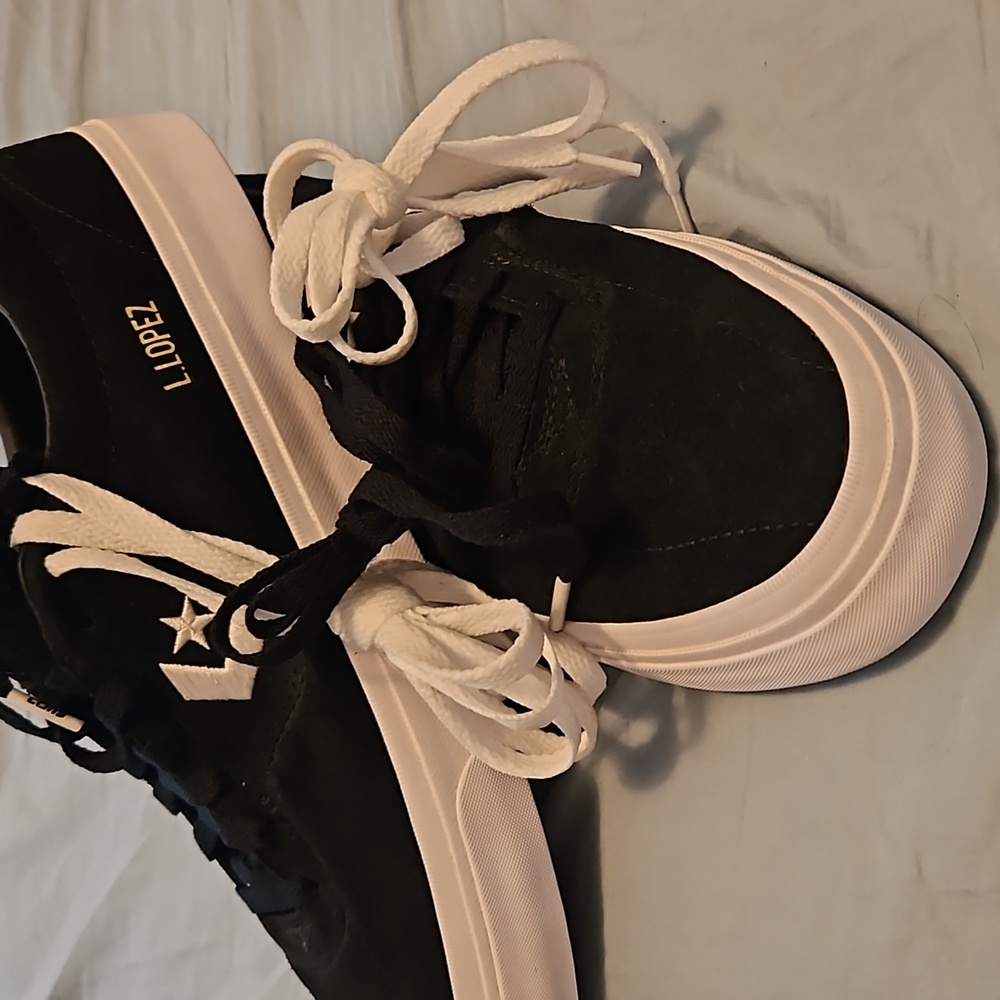 Converse - Picture 6 of 8